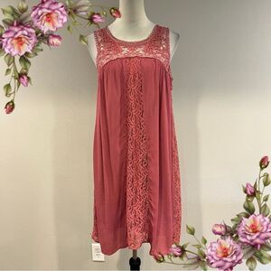 Bohemian a-line Sleeveless scoop neck mini dress with lace details